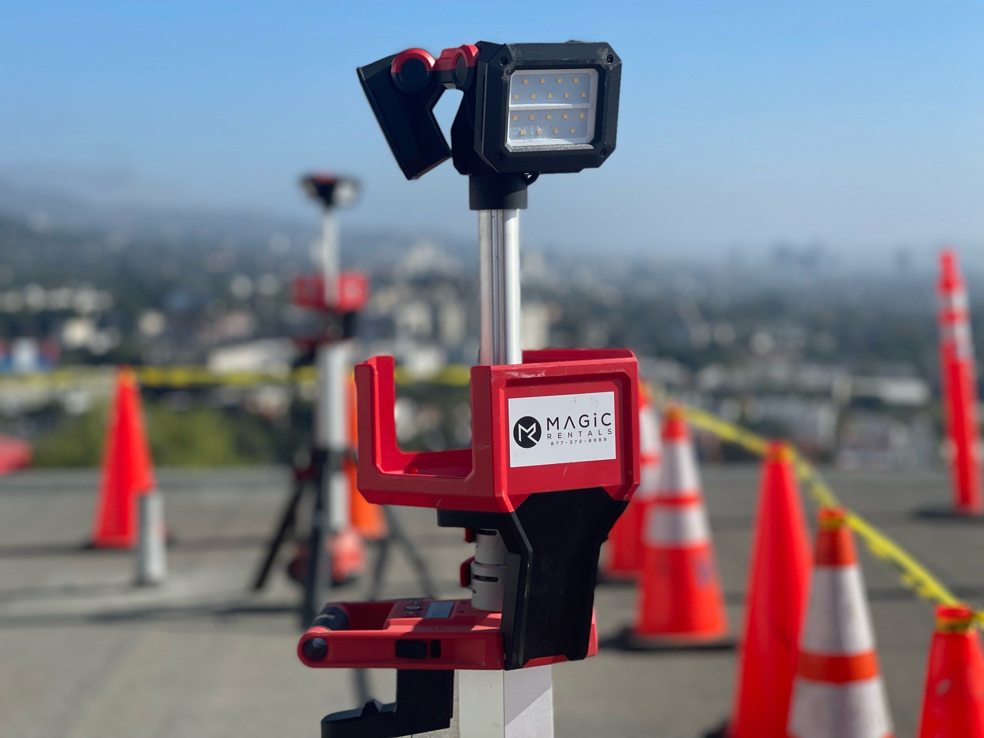 Battery work light on a rooftop lockup